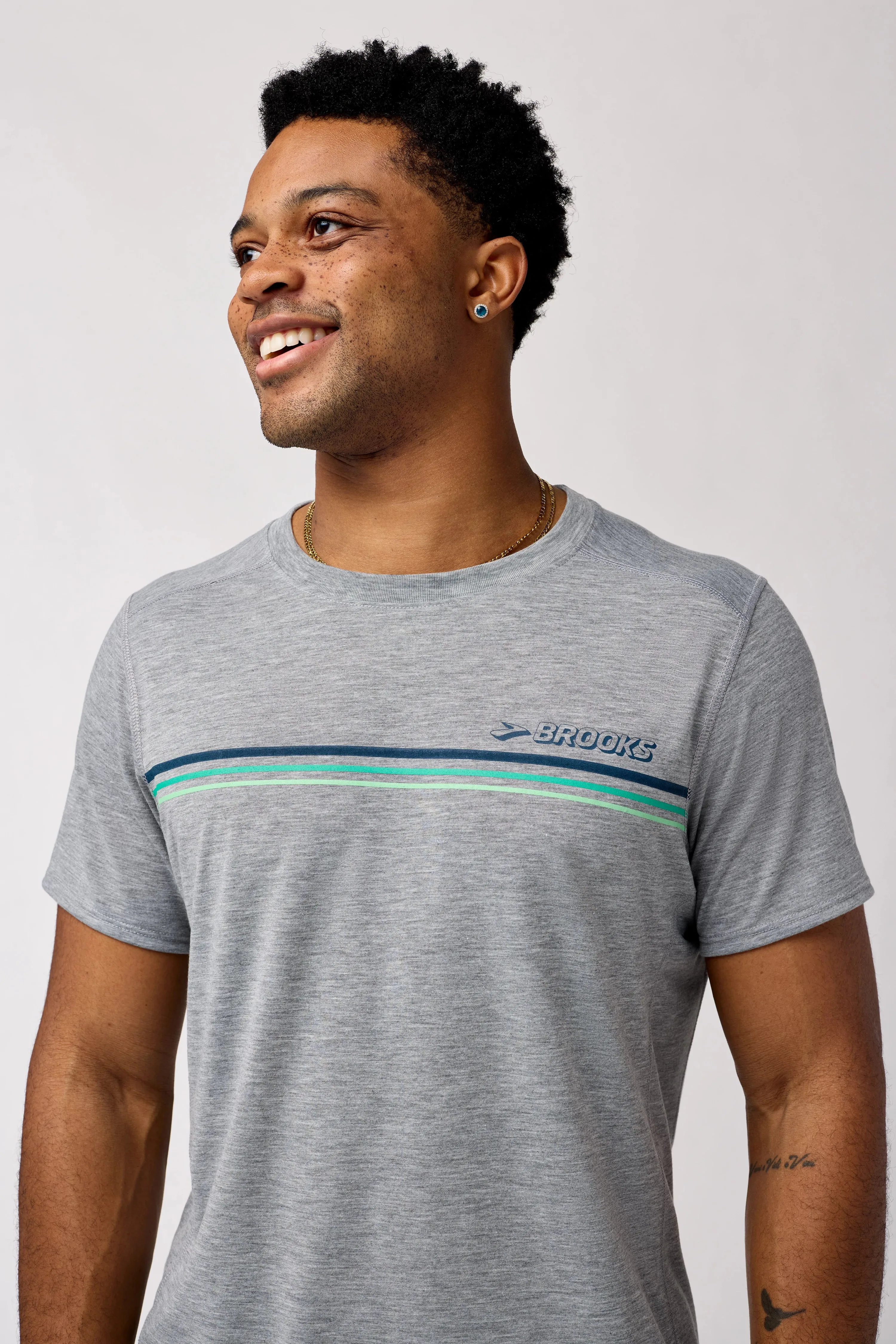 Brooks | Distance Short Sleeve 2.0 | Men's | Heather Ash/Brooks Stripe