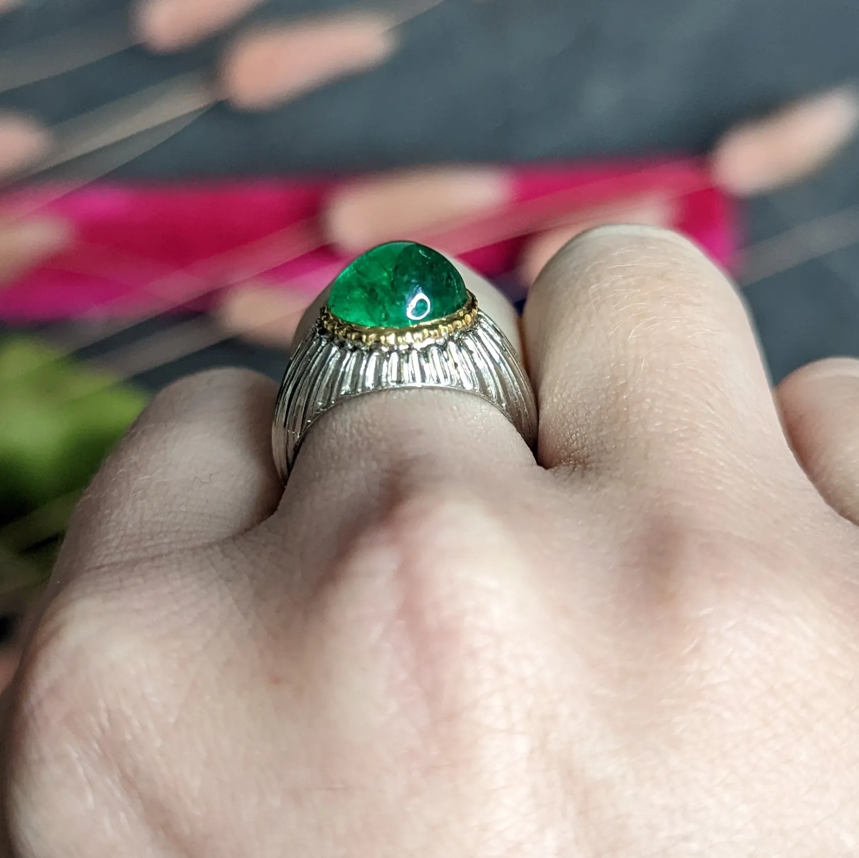 Buccellati 4.83 CTW Emerald Cabochon 18 Karat Two-Tone Gold Gemstone Vintage Ring