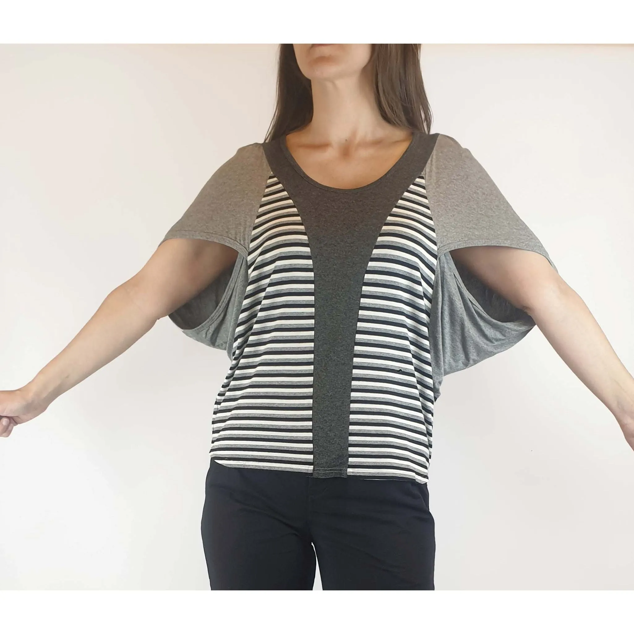 Deborah Sweeney preloved oversize batwing top size XS (best fits size 8)