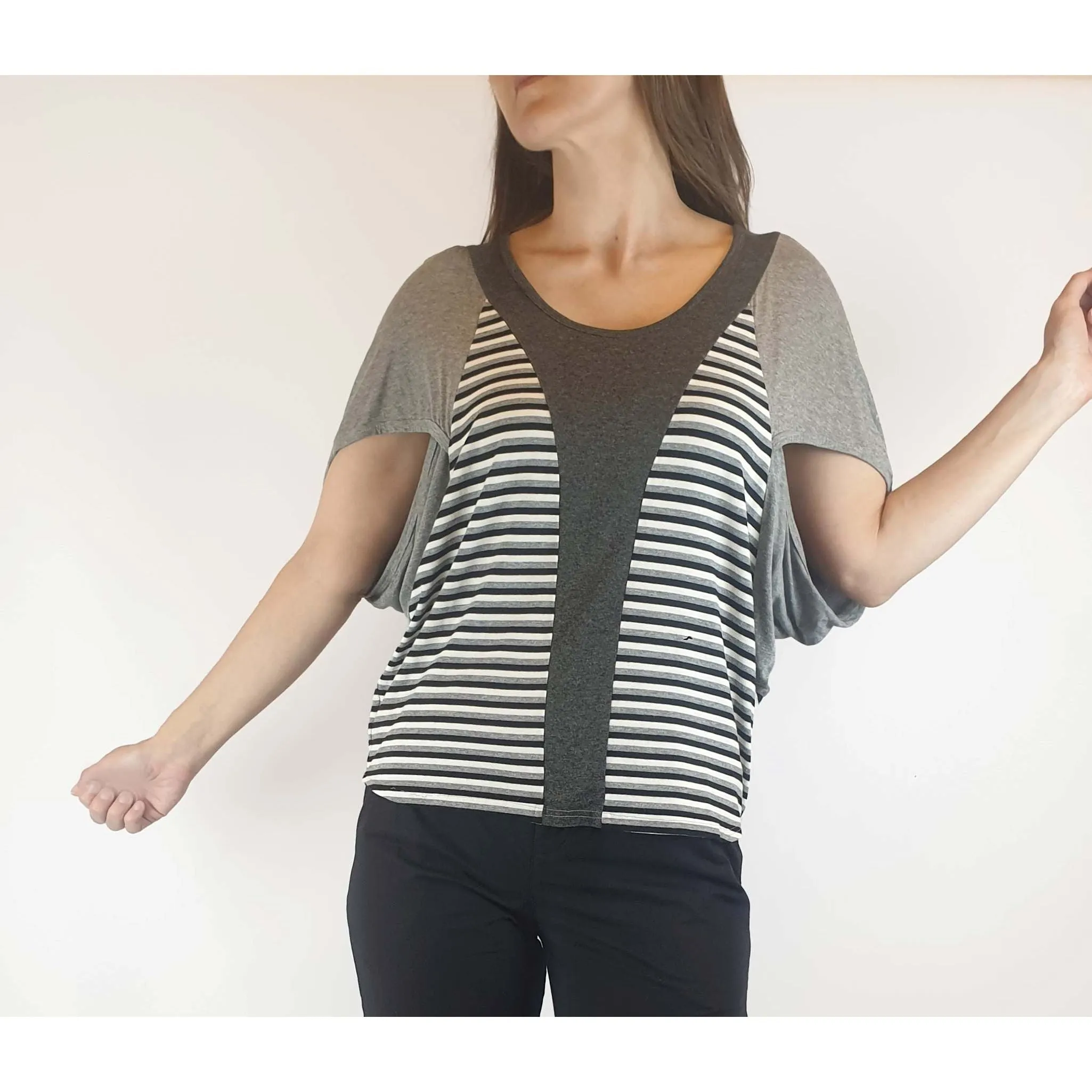 Deborah Sweeney preloved oversize batwing top size XS (best fits size 8)