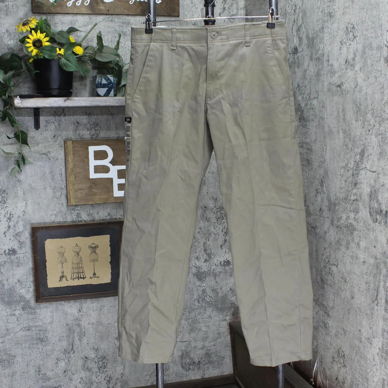 Lee Men's Extreme Motion Flat Front Regular Straight Pant Breen Brown 33x30
