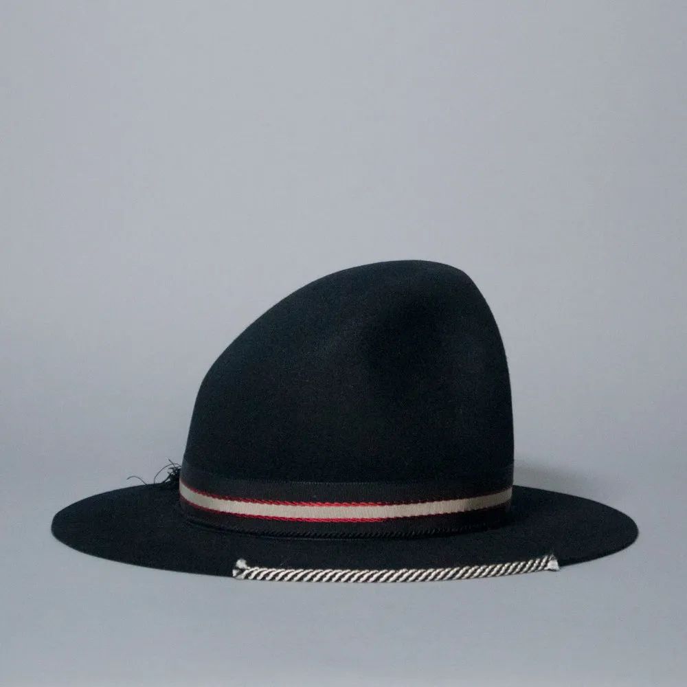 Mabel ~ Black