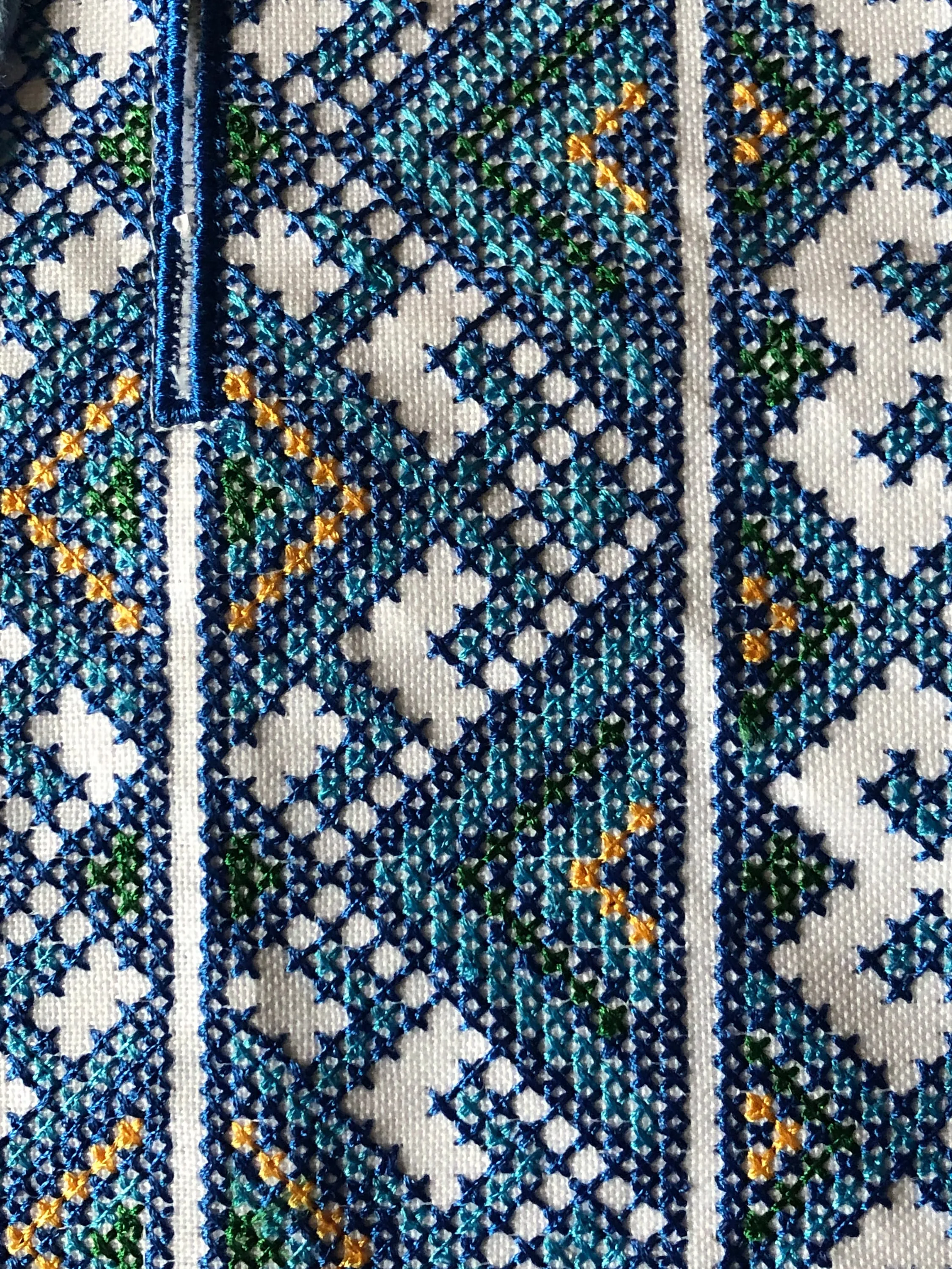Men's embroidered shirt made of homespun fabric