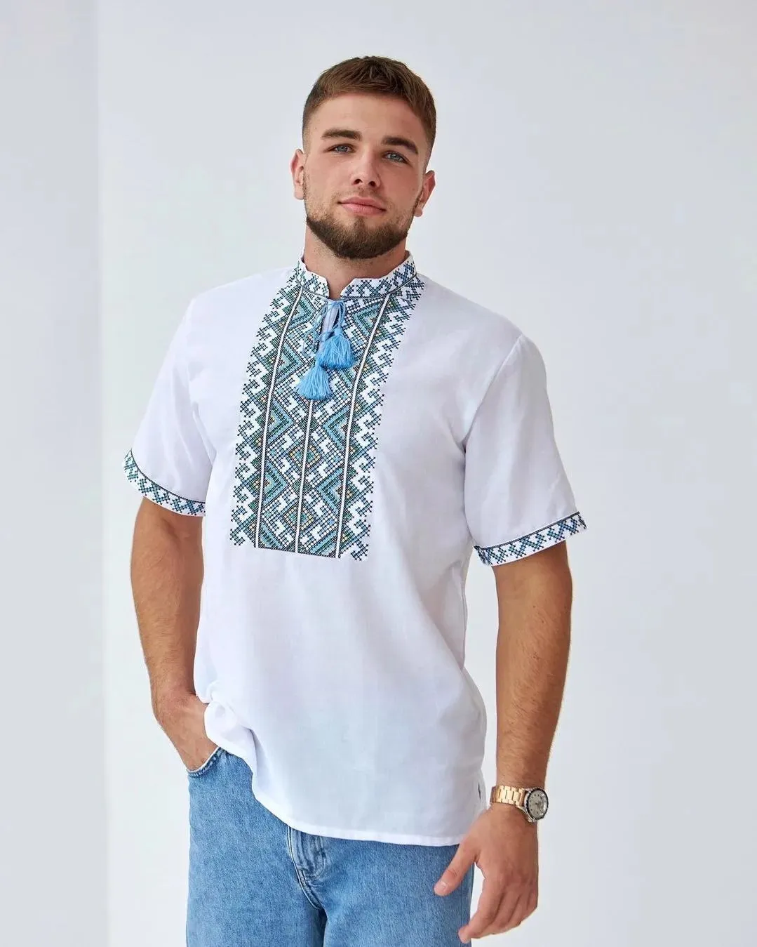 Men's embroidered shirt made of homespun fabric