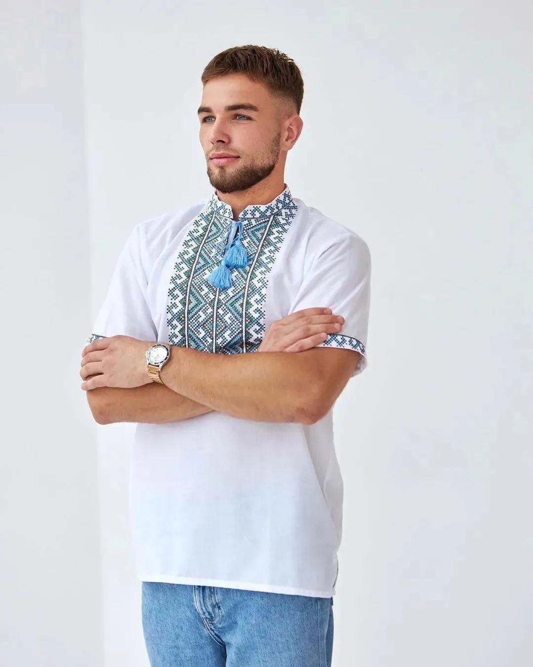 Men's embroidered shirt made of homespun fabric