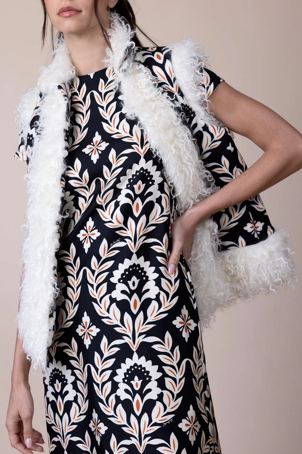 Sleeveless Folk Jacket - Ghirlanda Black