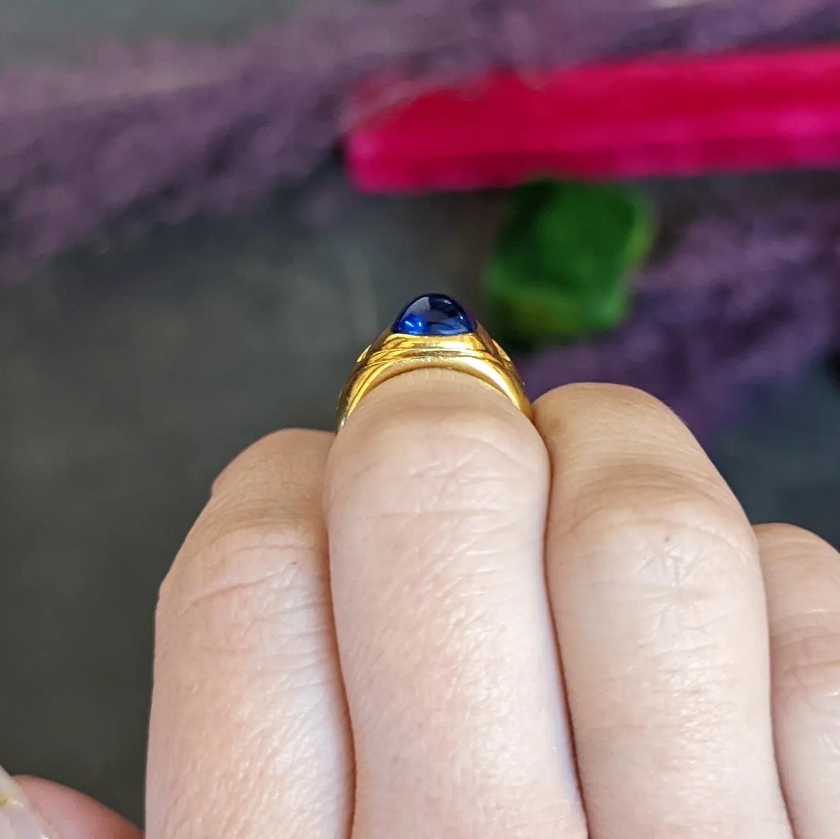 Tiffany & Co. Art Nouveau No Heat Kashmir Sapphire Cabochon 18 Karat Gold Unisex Antique Band Ring AGL