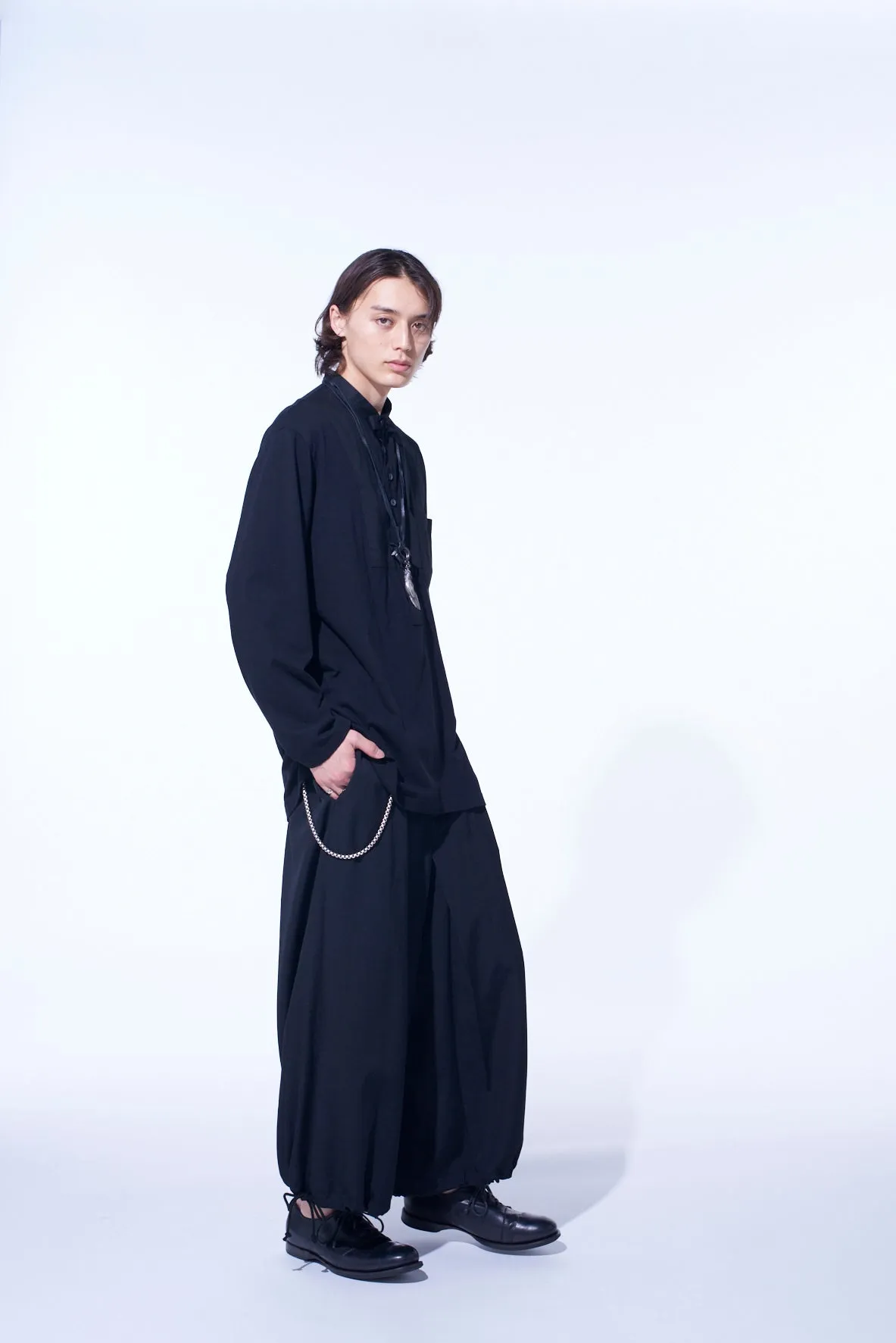 WOVEN AND JERSEY COMBINATIONS STAND COLLAR HENLEY NECK PULLOVER