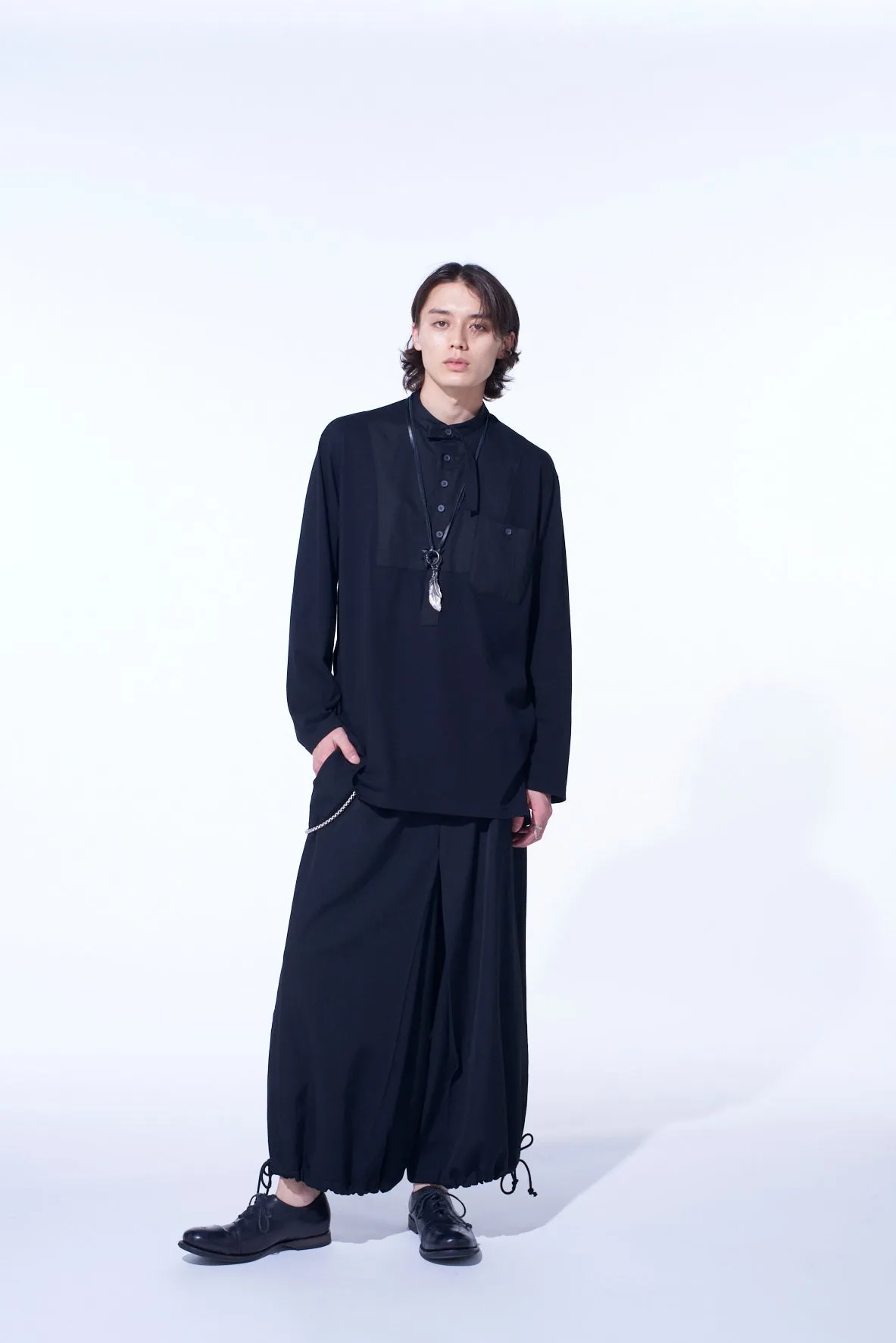 WOVEN AND JERSEY COMBINATIONS STAND COLLAR HENLEY NECK PULLOVER