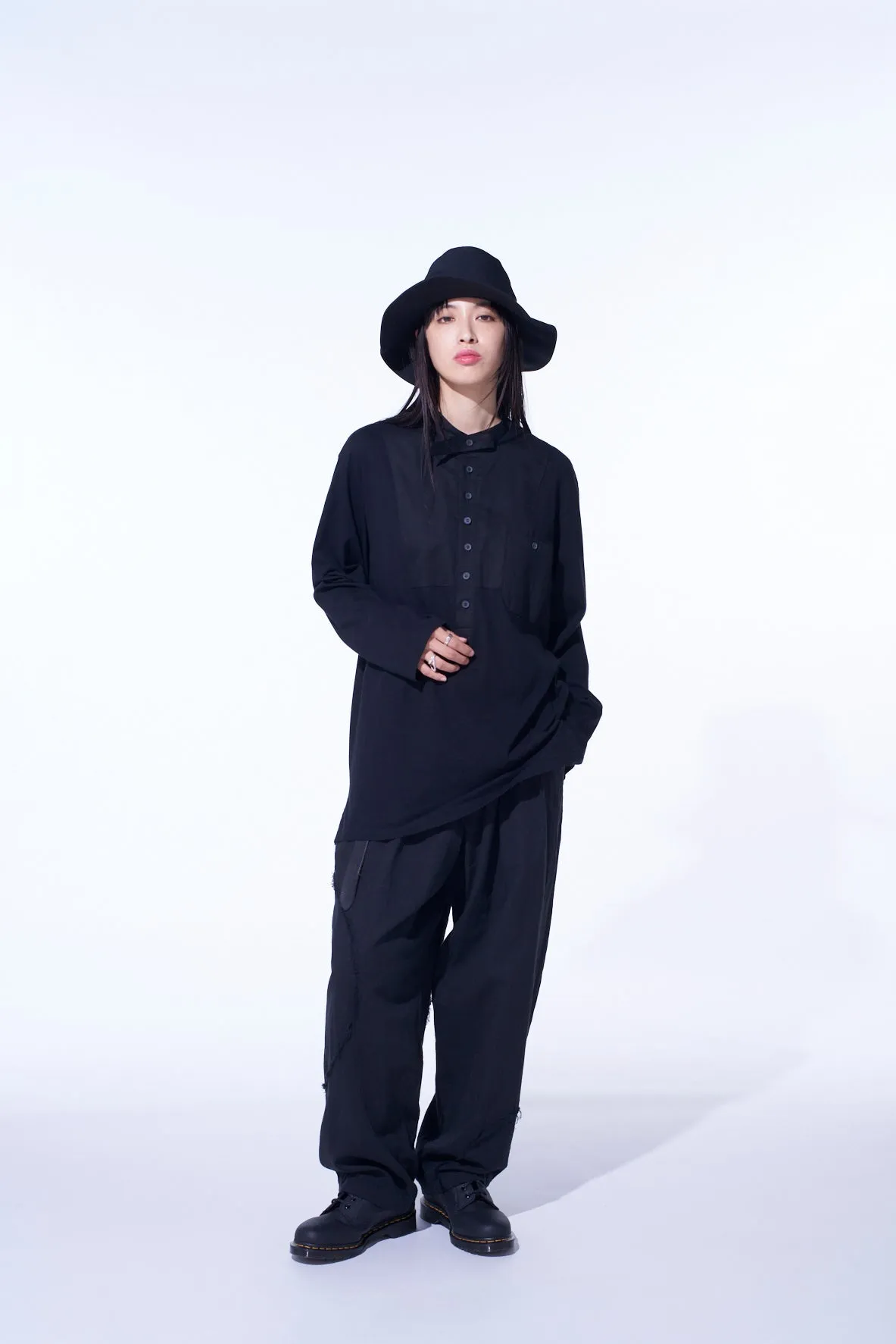 WOVEN AND JERSEY COMBINATIONS STAND COLLAR HENLEY NECK PULLOVER