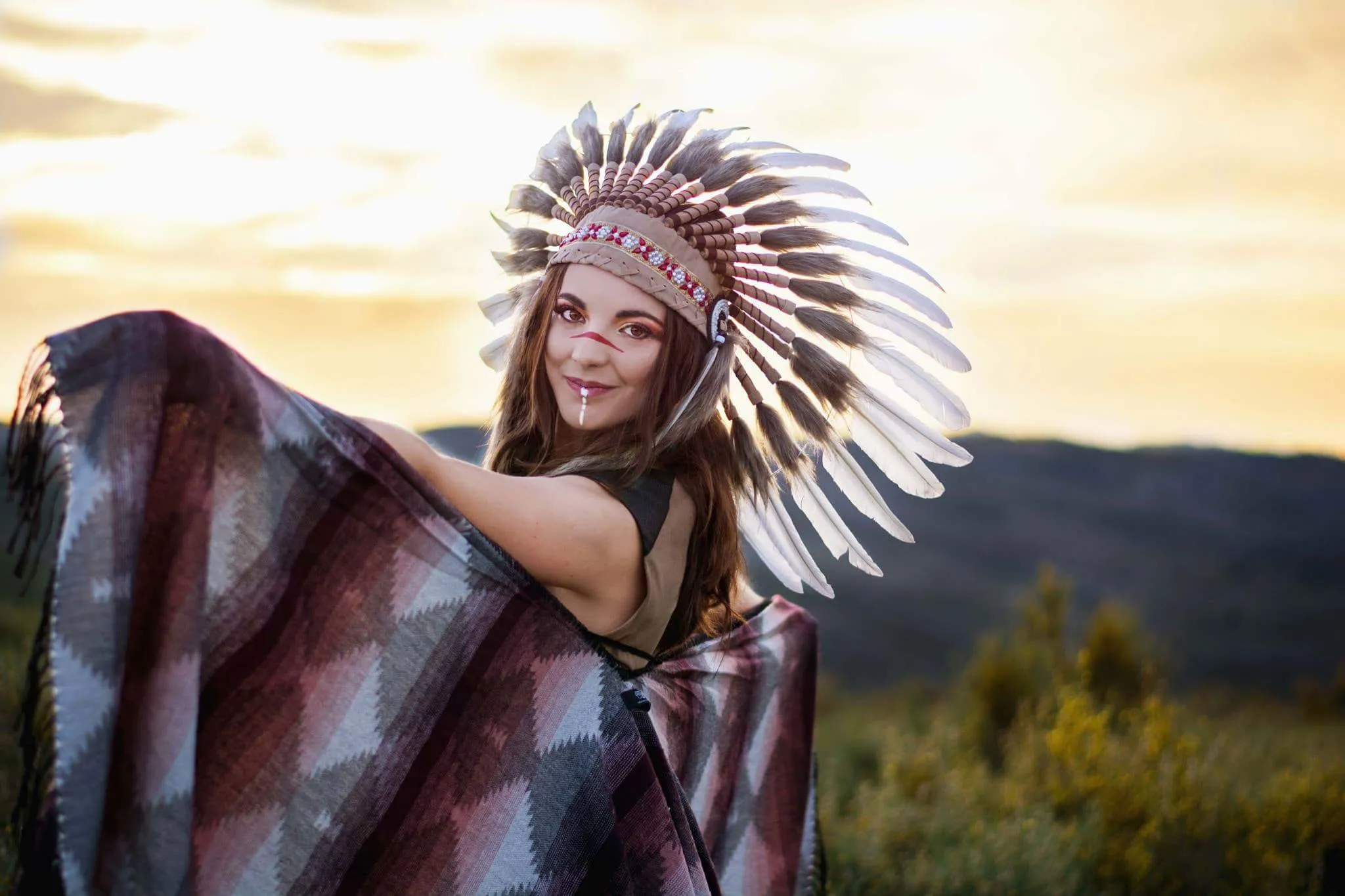 X41 -  Indian Style Feather Headdress / warbonnet white feathers (30 inch / 75 cm)